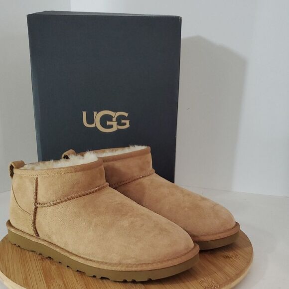 UGG Mens Classic Ultra Mini Boot Size US 7 Chestnut Suede/ Wool - Picture 1 of 12